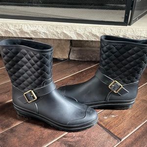 Black capelli rain boots. Size 11